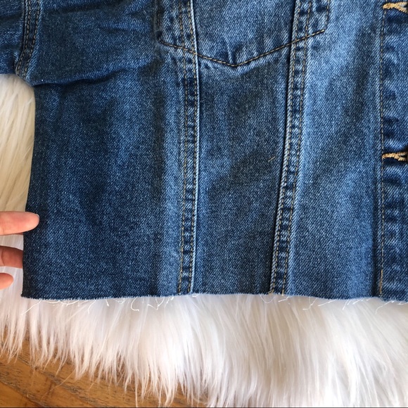 Embroidered cropped denim jacket, brand new. - Picture 9 of 11